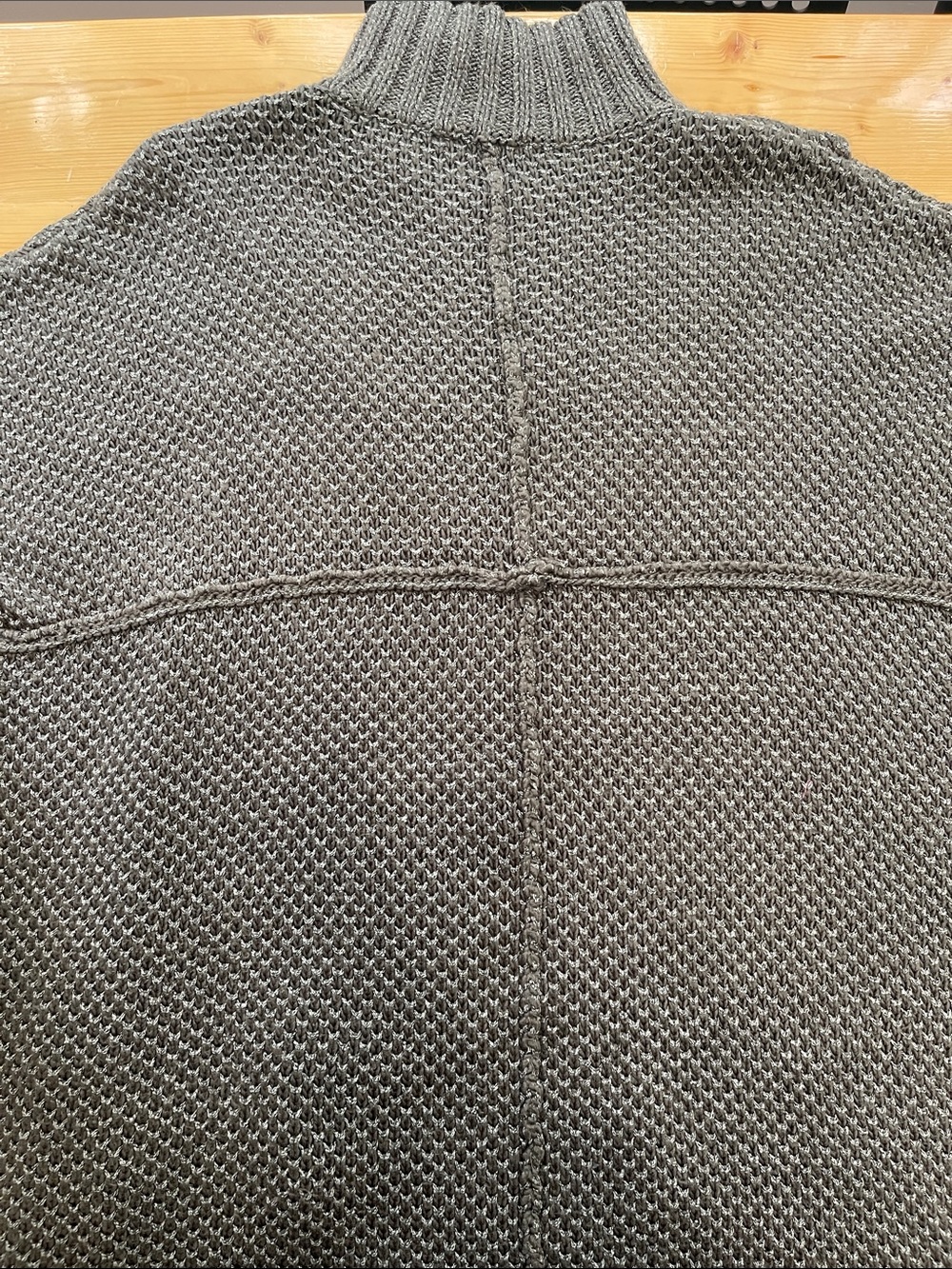 Simply Noelle Gray Knit Button Turtleneck Poncho Sweater Cape Size L/XL - Picture 14 of 15
